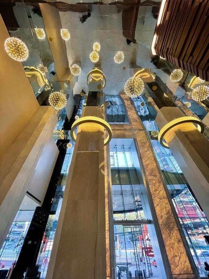 Safi Royal Luxury Metropolitan Hotel San Pedro Garza Garcia Exterior foto The interior of the shopping mall
