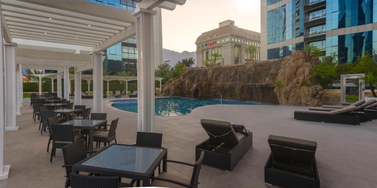 Safi Royal Luxury Metropolitan Hotel San Pedro Garza Garcia Exterior foto The pool at the hotel