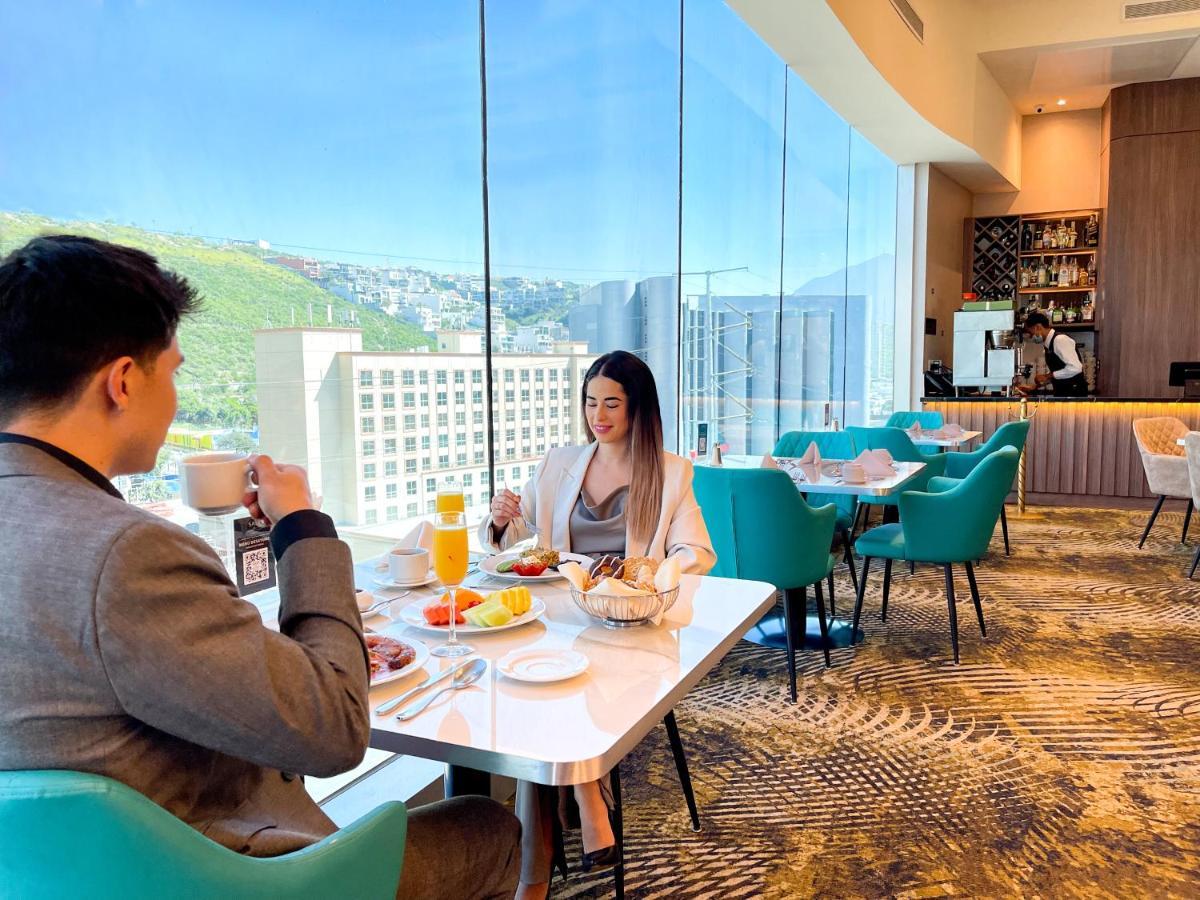 Safi Royal Luxury Metropolitan Hotel San Pedro Garza Garcia Exterior foto The Lounge at the airport