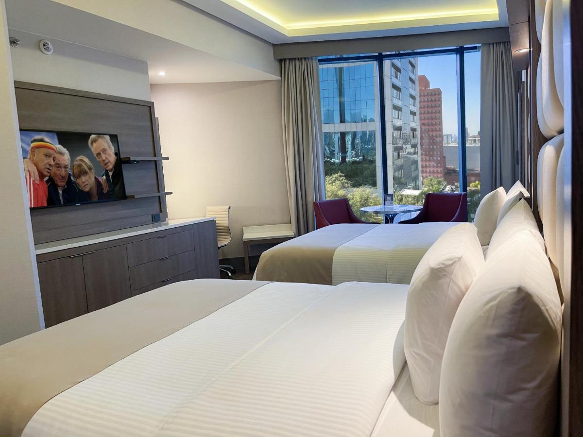 Safi Royal Luxury Metropolitan Hotel San Pedro Garza Garcia Exterior foto A room at the hotel