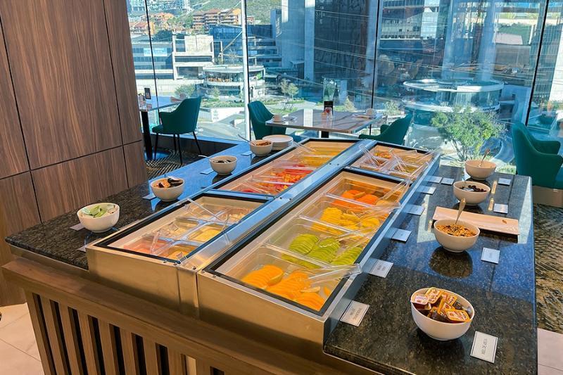 Safi Royal Luxury Metropolitan Hotel San Pedro Garza Garcia Exterior foto A salad bar at a restaurant